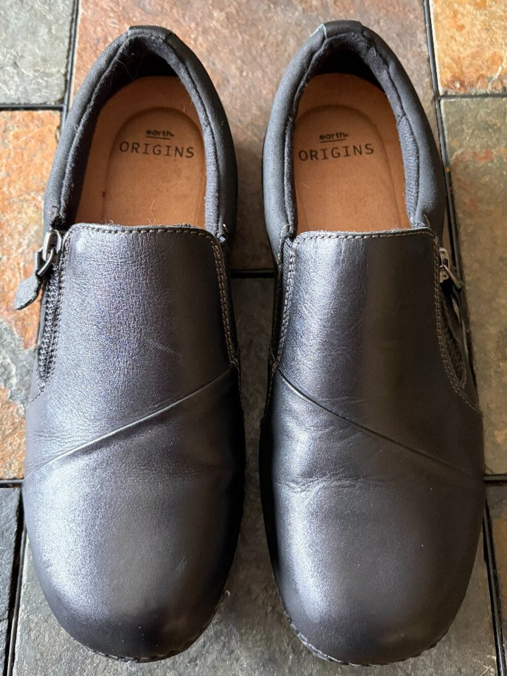 Earth Origins Eisha black leather comfort shoes slip on zipper size 8